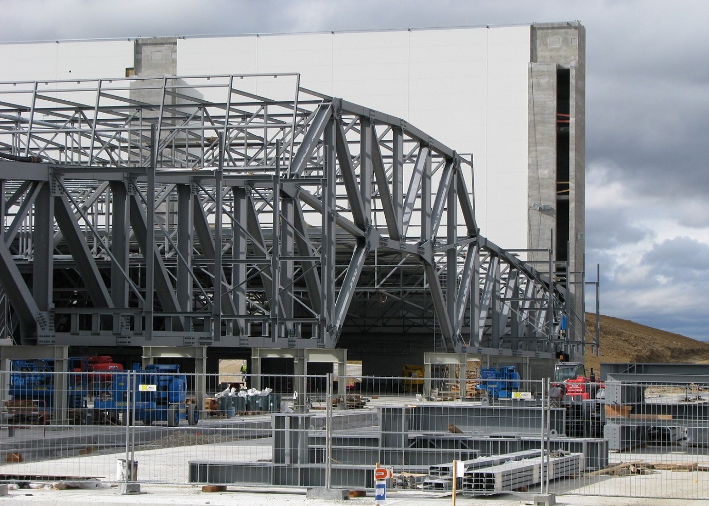 Hangar à avions en structure métallique