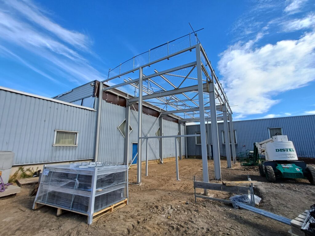 Travaux de renforcement des charpentes métalliques ESAT MUNDOLSHEIM, dans le Bas-Rhin