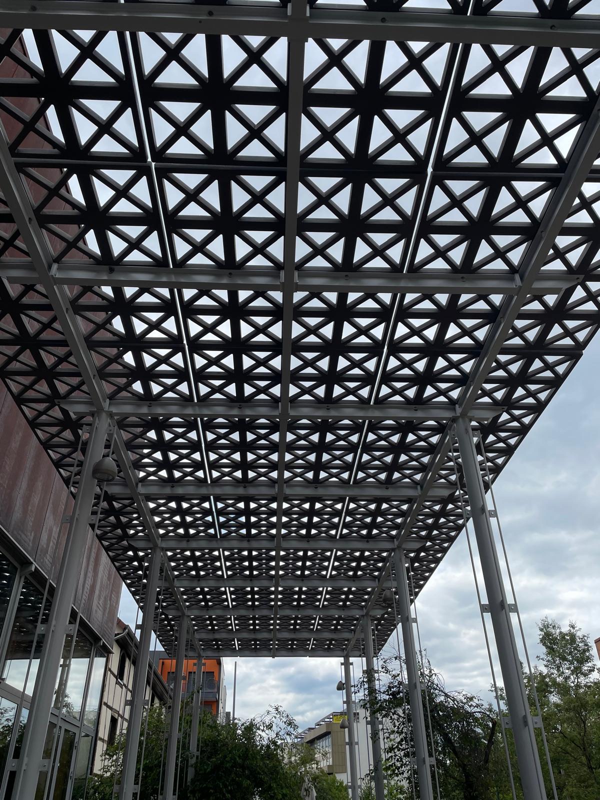 Pergola Place de l&rsquo;Hôtel de Ville SAINT-LOUIS, dans le Haut-Rhin